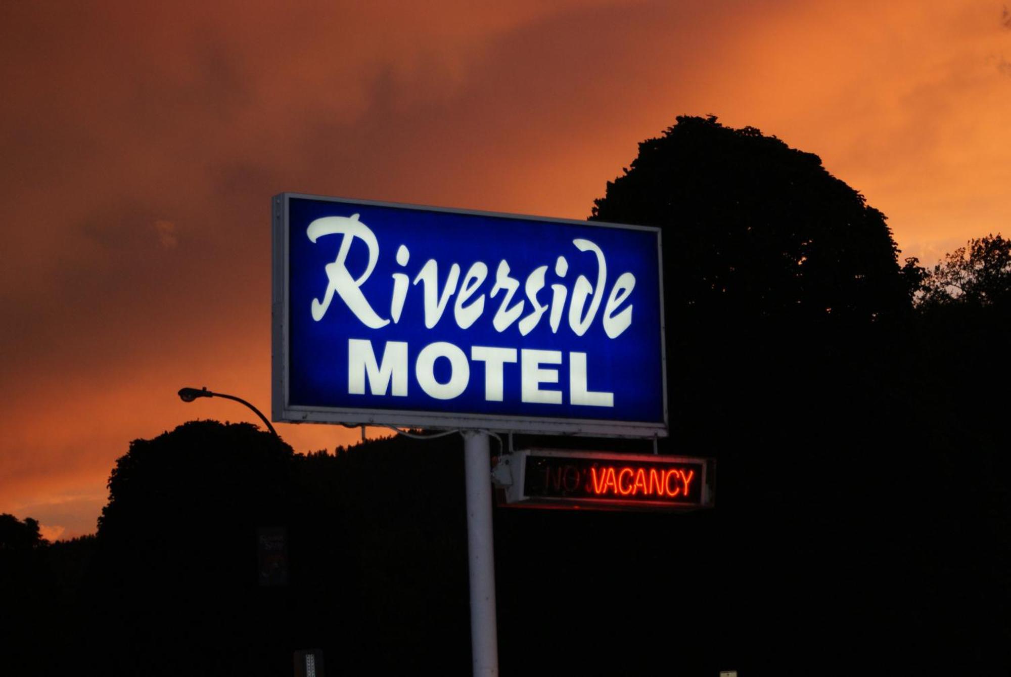 Riverside 2*